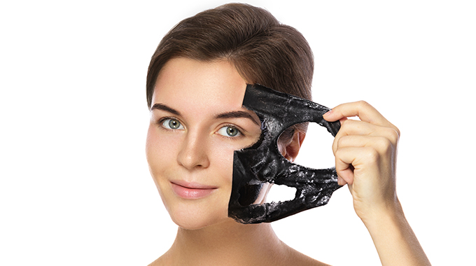 Black Mask Schwarze Gesichtsmaske Gegen Mitesser Beauty Tipps Blog Orphica